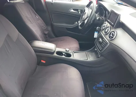 2015 Mercedes-Benz Gla 250 4Matic z USA, uszkodzony, nr VIN WDCTG4GB8FJ088199